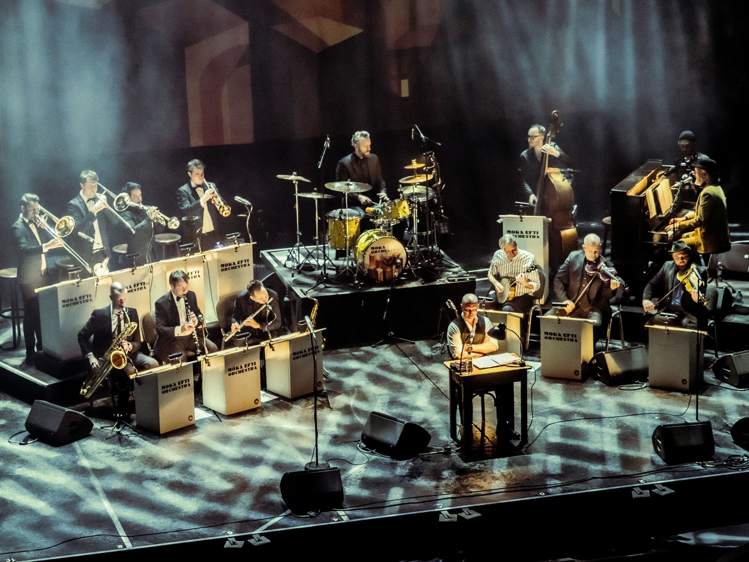 Moka Efti Orchestra & Benno Fürmann: Der Vorhang fällt